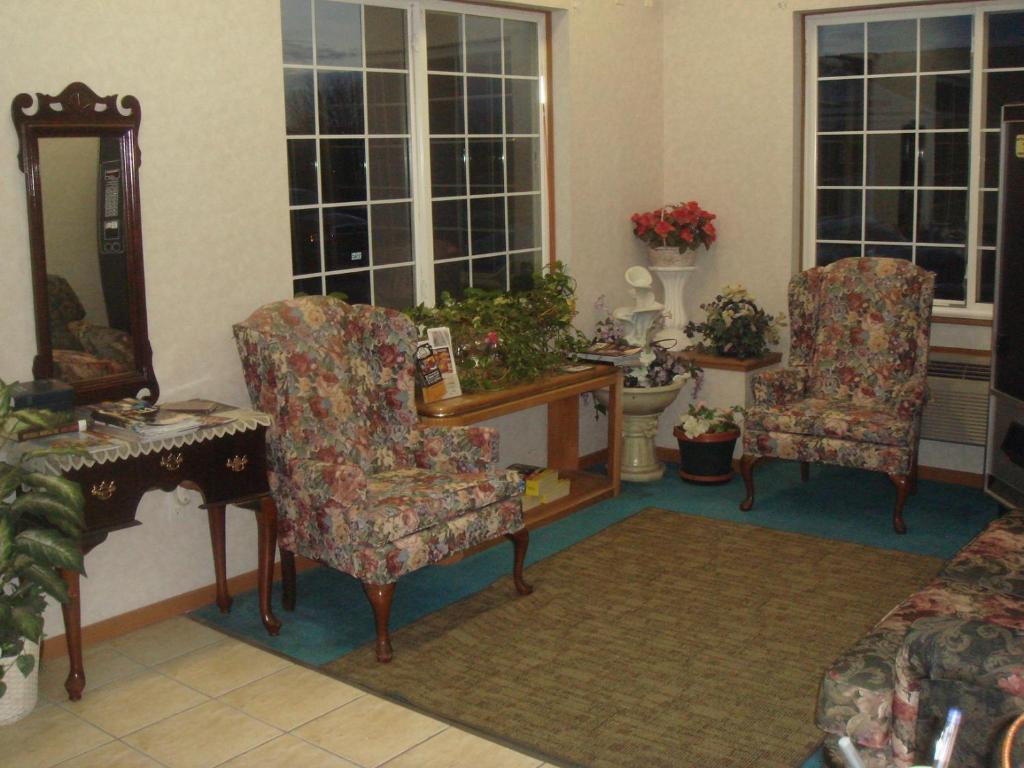 Townhouse Inn & Suites Omaha Bagian luar foto