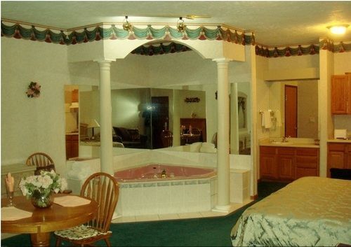 Townhouse Inn & Suites Omaha Bagian luar foto